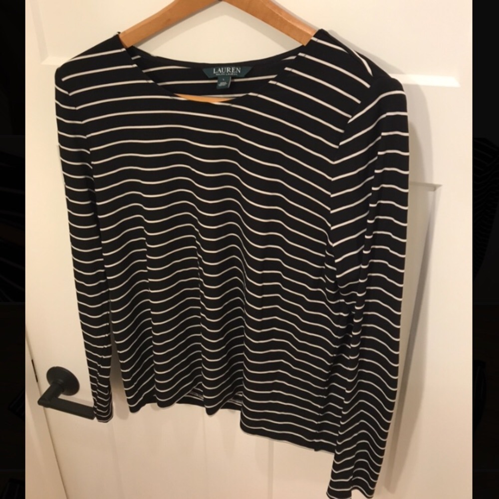 Chic Black Shirt Size L